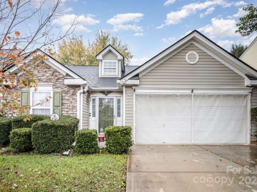 105 Ranlo Avenue, Gastonia, NC 28054.  MLS# CAR4200774, YatesRealty ID 9668. 