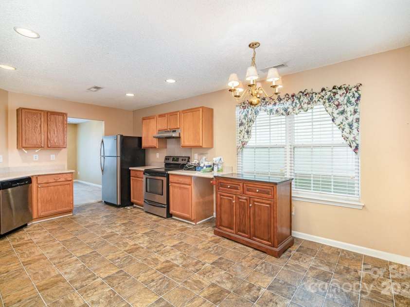 105 Ranlo Avenue, Gastonia, NC 28054.  MLS# CAR4200774, YatesRealty ID 9668. 