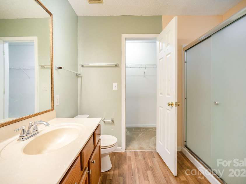 105 Ranlo Avenue, Gastonia, NC 28054.  MLS# CAR4200774, YatesRealty ID 9668. 