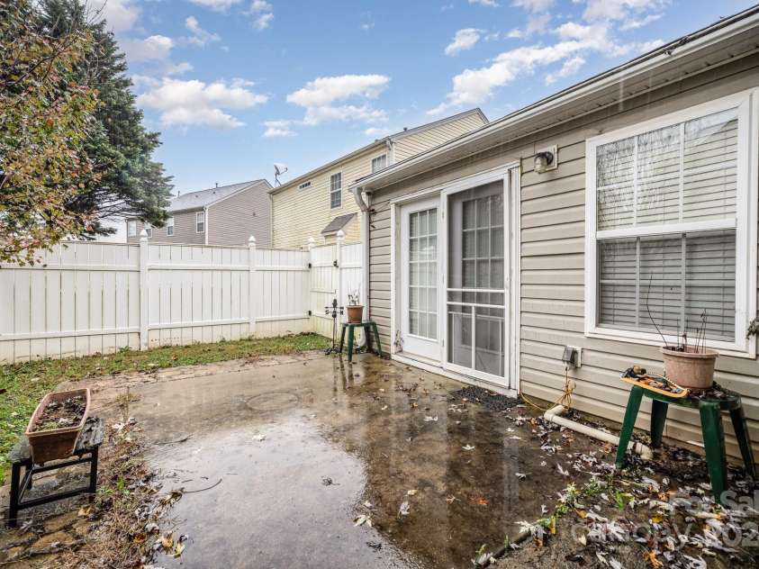 105 Ranlo Avenue, Gastonia, NC 28054.  MLS# CAR4200774, YatesRealty ID 9668. 