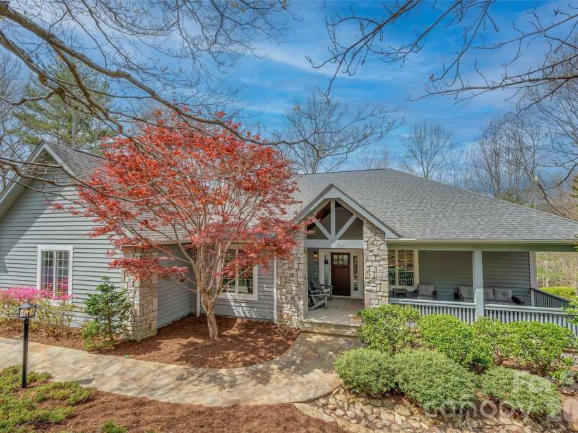 69 Old Hickory Trail, Hendersonville, NC 28739.  MLS# CAR4366104, YatesRealty ID 9668. 