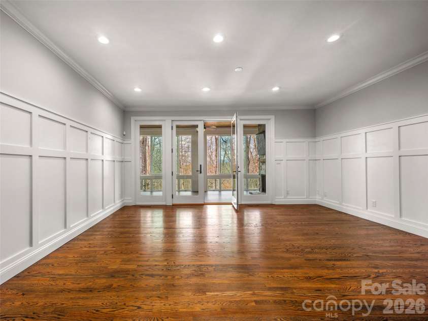 69 Old Hickory Trail, Hendersonville, NC 28739.  MLS# CAR4366104, YatesRealty ID 9668. 