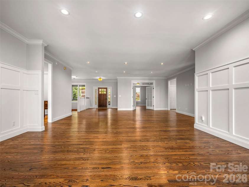 69 Old Hickory Trail, Hendersonville, NC 28739.  MLS# CAR4366104, YatesRealty ID 9668. 