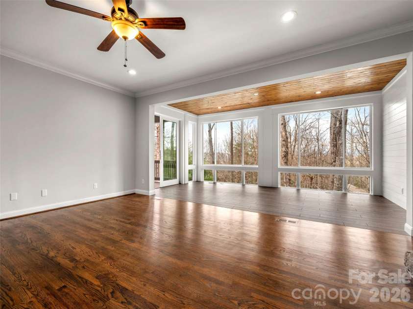69 Old Hickory Trail, Hendersonville, NC 28739.  MLS# CAR4366104, YatesRealty ID 9668. 