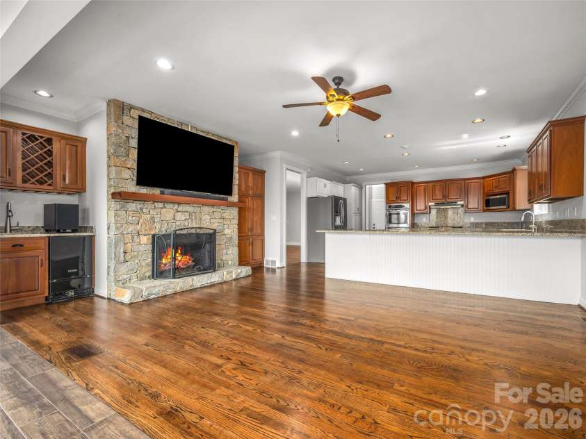 69 Old Hickory Trail, Hendersonville, NC 28739.  MLS# CAR4366104, YatesRealty ID 9668. 