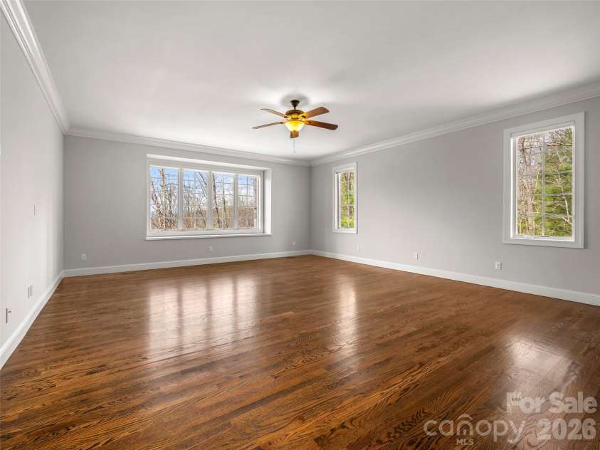 69 Old Hickory Trail, Hendersonville, NC 28739.  MLS# CAR4366104, YatesRealty ID 9668. 