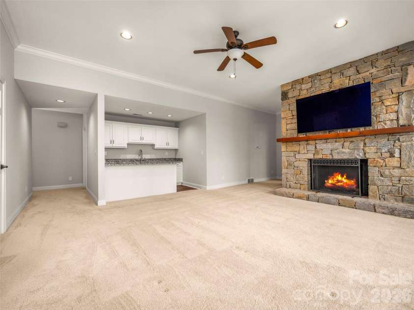 69 Old Hickory Trail, Hendersonville, NC 28739.  MLS# CAR4366104, YatesRealty ID 9668. 