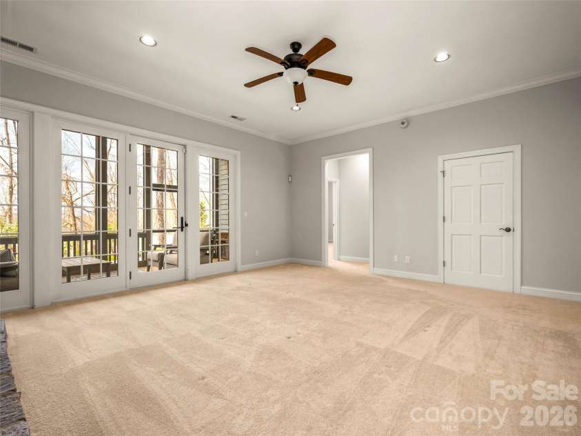 69 Old Hickory Trail, Hendersonville, NC 28739.  MLS# CAR4366104, YatesRealty ID 9668. 