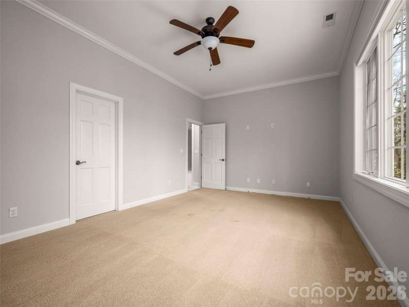 69 Old Hickory Trail, Hendersonville, NC 28739.  MLS# CAR4366104, YatesRealty ID 9668. 