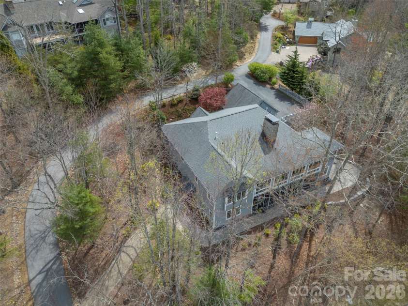 69 Old Hickory Trail, Hendersonville, NC 28739.  MLS# CAR4366104, YatesRealty ID 9668. 