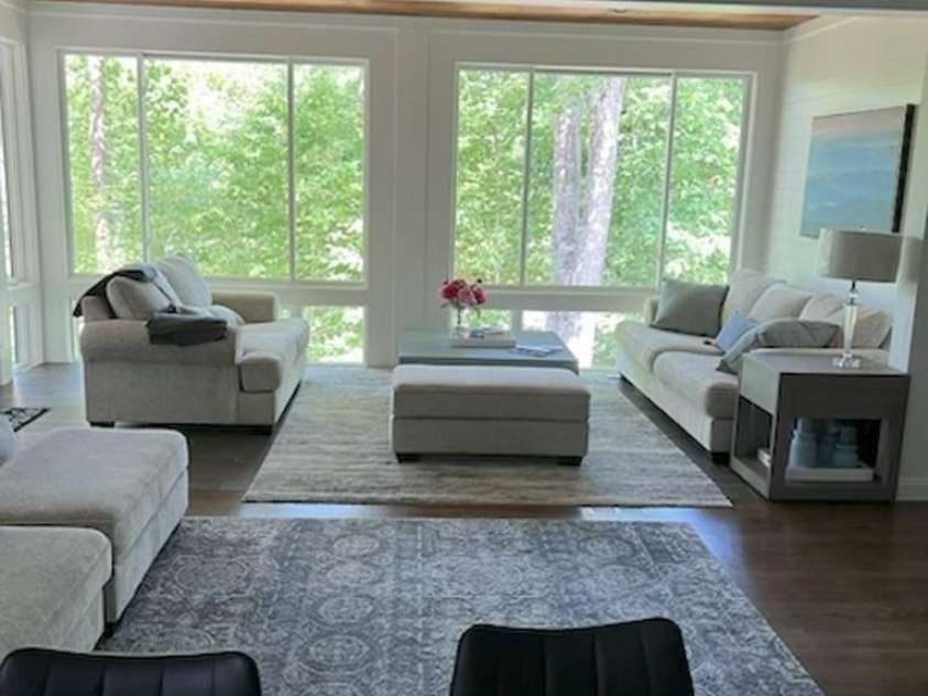 69 Old Hickory Trail, Hendersonville, NC 28739.  MLS# CAR4366104, YatesRealty ID 9668. 
