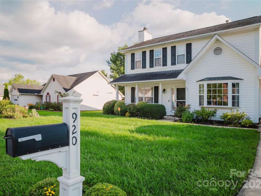 920 Woodhill Drive, Fletcher, NC 28732.  MLS# CAR4287132, YatesRealty ID 9669. 