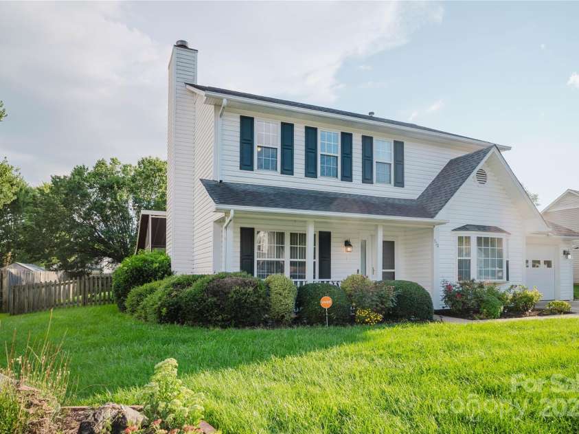 920 Woodhill Drive, Fletcher, NC 28732.  MLS# CAR4287132, YatesRealty ID 9669. 