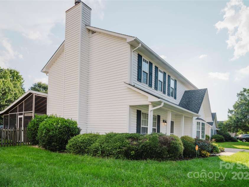 920 Woodhill Drive, Fletcher, NC 28732.  MLS# CAR4287132, YatesRealty ID 9669. 