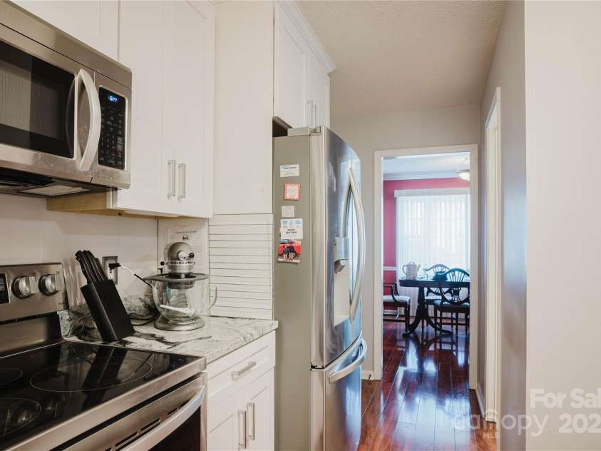 920 Woodhill Drive, Fletcher, NC 28732.  MLS# CAR4287132, YatesRealty ID 9669. 