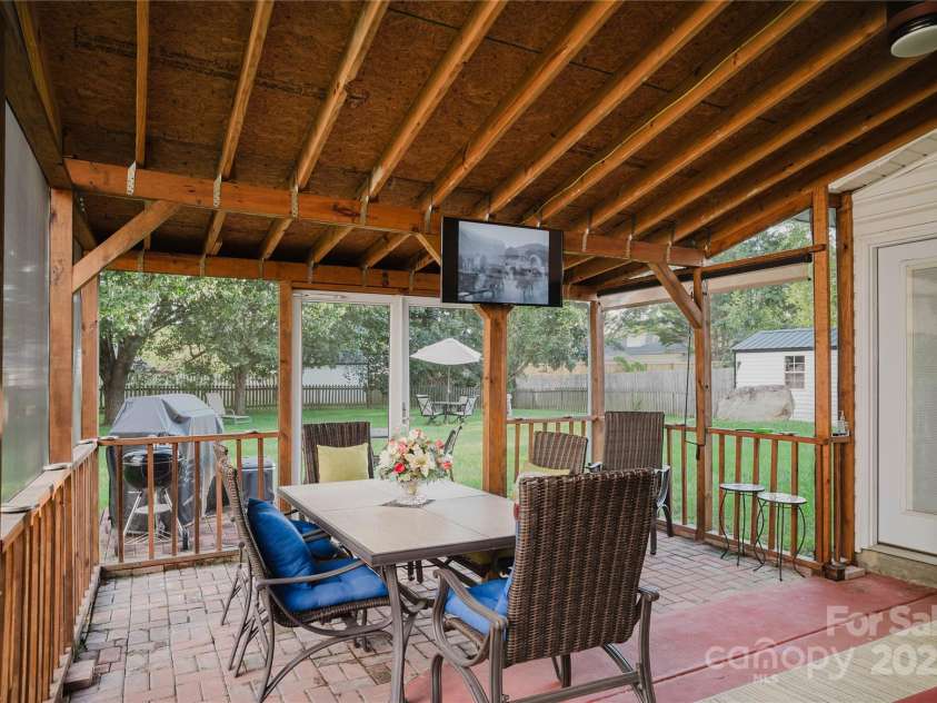 920 Woodhill Drive, Fletcher, NC 28732.  MLS# CAR4287132, YatesRealty ID 9669. 