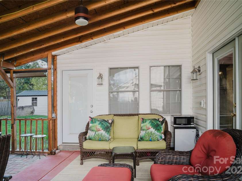 920 Woodhill Drive, Fletcher, NC 28732.  MLS# CAR4287132, YatesRealty ID 9669. 