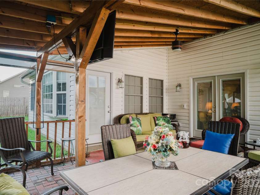 920 Woodhill Drive, Fletcher, NC 28732.  MLS# CAR4287132, YatesRealty ID 9669. 