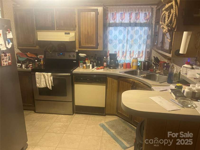 12414 Buxton Drive, Pineville, NC 28134.  MLS# CAR4267547, YatesRealty ID 967. 