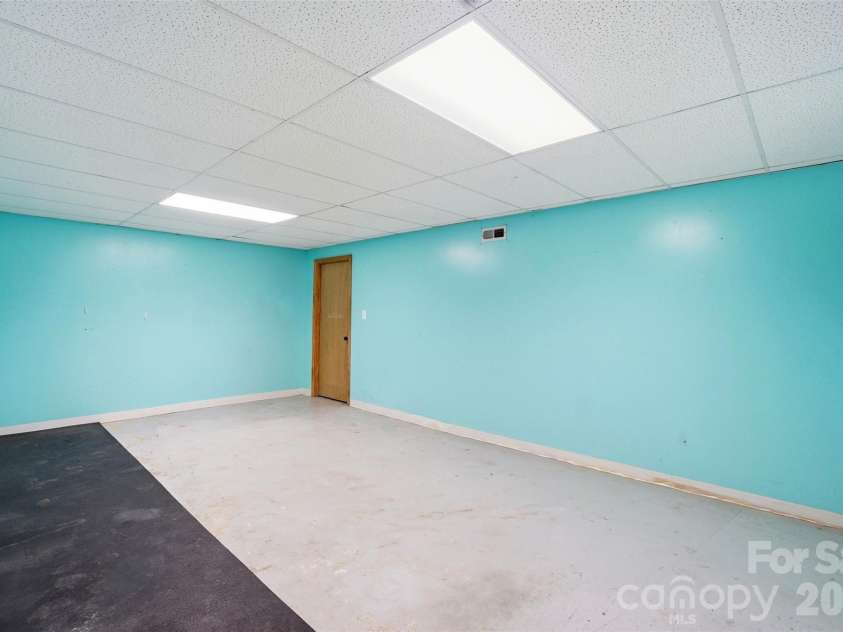 324 Pawley Drive, Charlotte, NC 28214.  MLS# CAR4376735, YatesRealty ID 9670. 