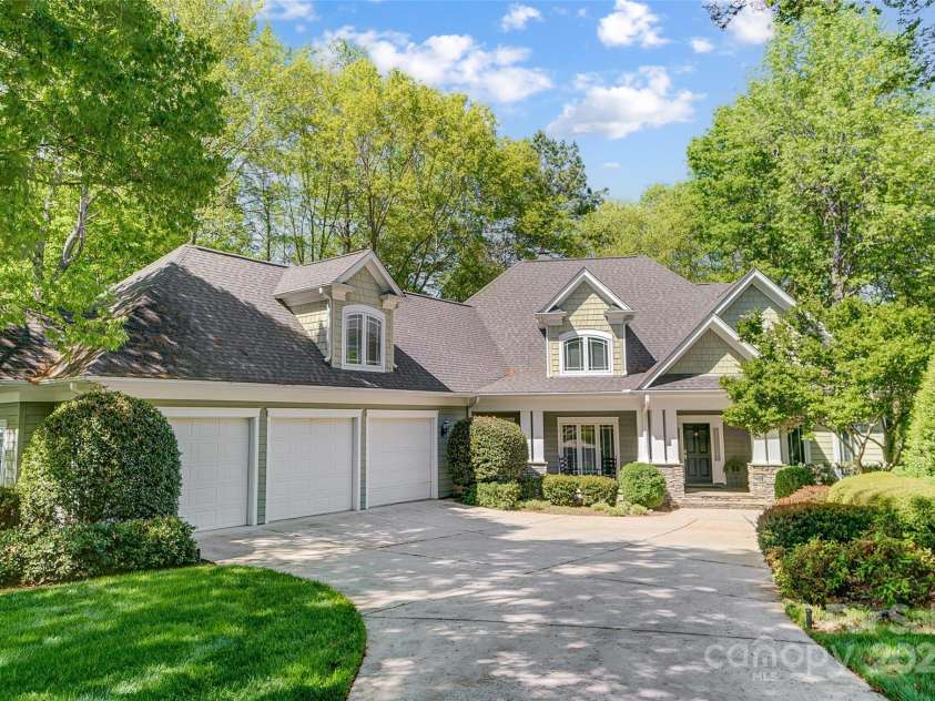 3508 Mountain Cove Drive, Charlotte, NC 28216.  MLS# CAR4252554, YatesRealty ID 9670. 