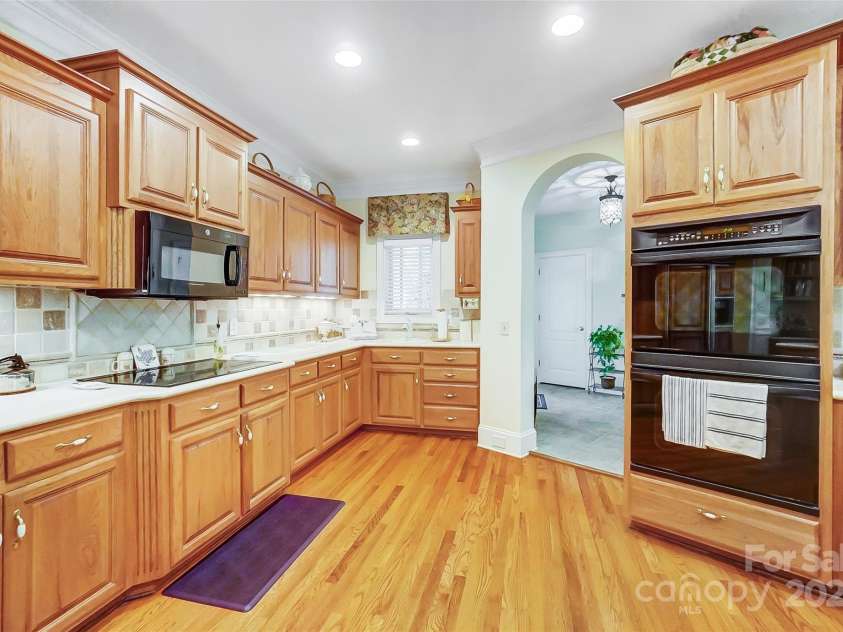 3508 Mountain Cove Drive, Charlotte, NC 28216.  MLS# CAR4252554, YatesRealty ID 9670. 