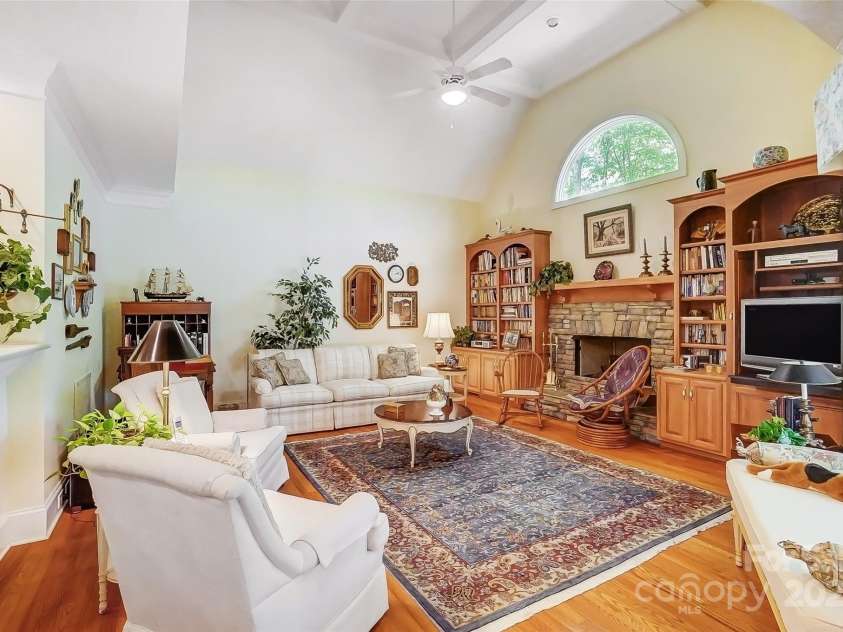 3508 Mountain Cove Drive, Charlotte, NC 28216.  MLS# CAR4252554, YatesRealty ID 9670. 