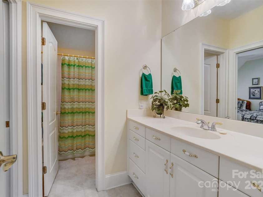 3508 Mountain Cove Drive, Charlotte, NC 28216.  MLS# CAR4252554, YatesRealty ID 9670. 
