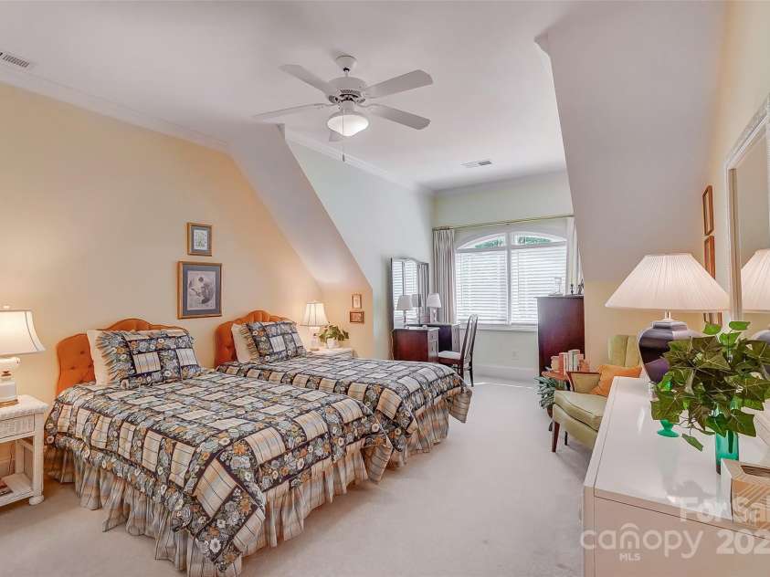 3508 Mountain Cove Drive, Charlotte, NC 28216.  MLS# CAR4252554, YatesRealty ID 9670. 