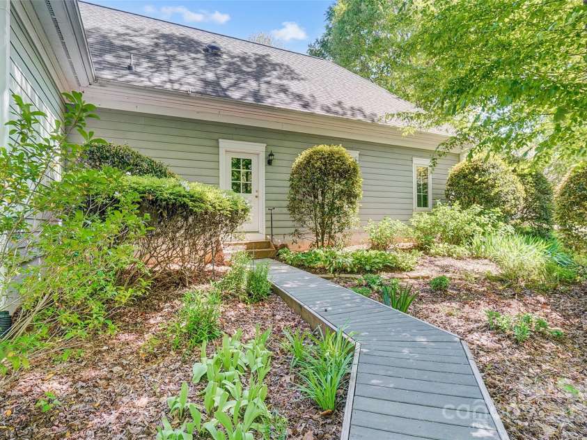 3508 Mountain Cove Drive, Charlotte, NC 28216.  MLS# CAR4252554, YatesRealty ID 9670. 