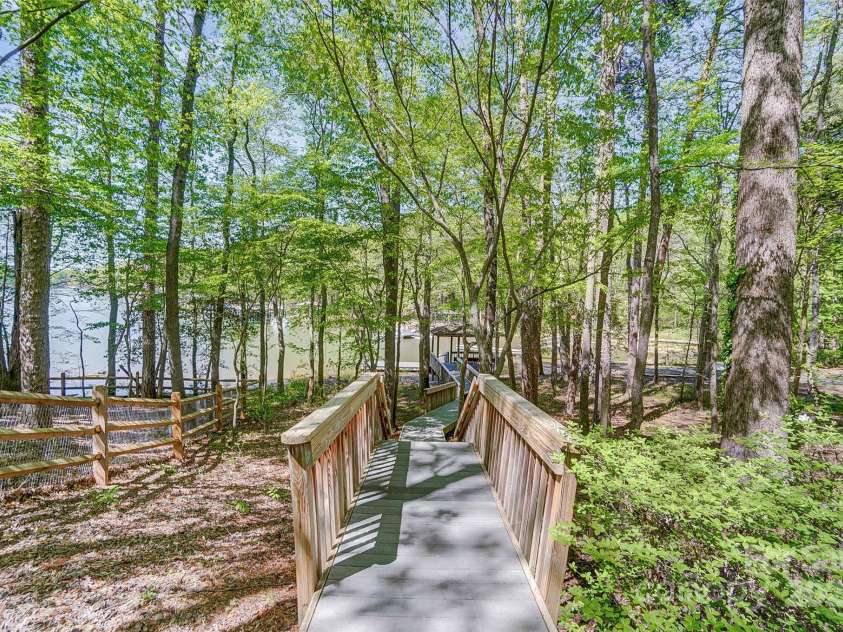3508 Mountain Cove Drive, Charlotte, NC 28216.  MLS# CAR4252554, YatesRealty ID 9670. 