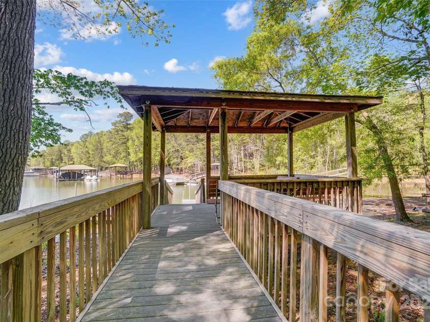 3508 Mountain Cove Drive, Charlotte, NC 28216.  MLS# CAR4252554, YatesRealty ID 9670. 