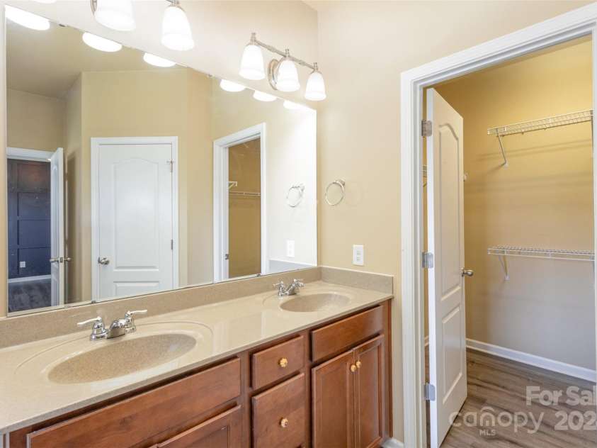 1317 Middlecrest Drive, Concord, NC 28027.  MLS# CAR4147286, YatesRealty ID 9671. 