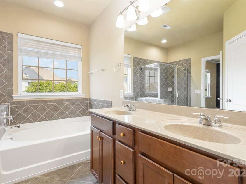 1317 Middlecrest Drive, Concord, NC 28027.  MLS# CAR4147286, YatesRealty ID 9671. 