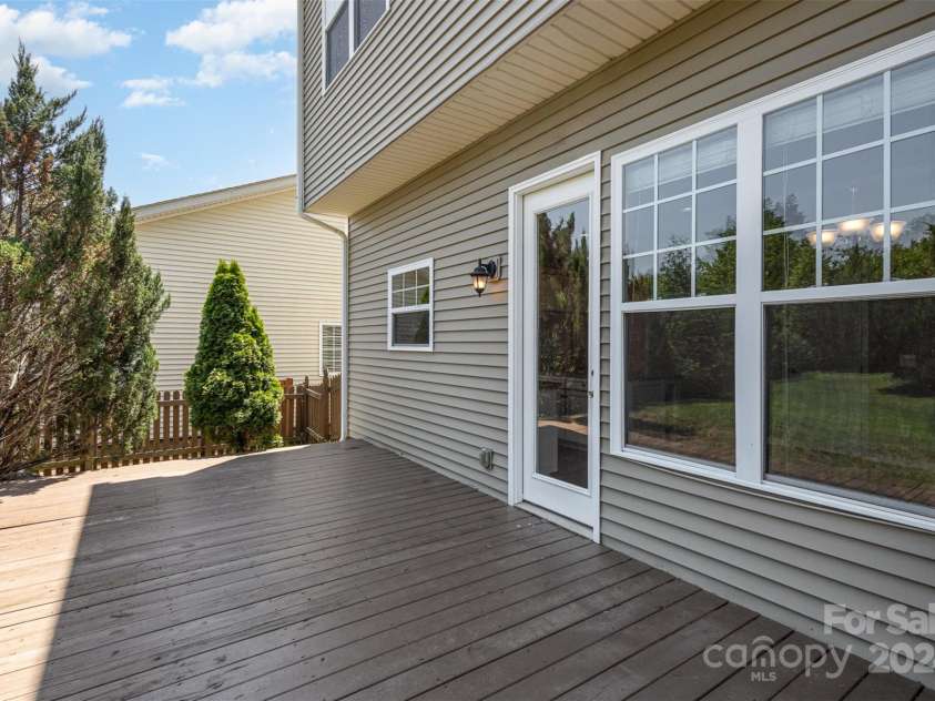 1317 Middlecrest Drive, Concord, NC 28027.  MLS# CAR4147286, YatesRealty ID 9671. 