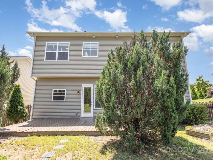 1317 Middlecrest Drive, Concord, NC 28027.  MLS# CAR4147286, YatesRealty ID 9671. 