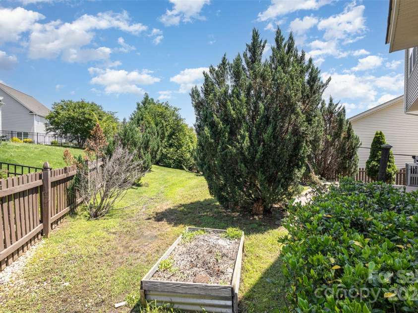1317 Middlecrest Drive, Concord, NC 28027.  MLS# CAR4147286, YatesRealty ID 9671. 