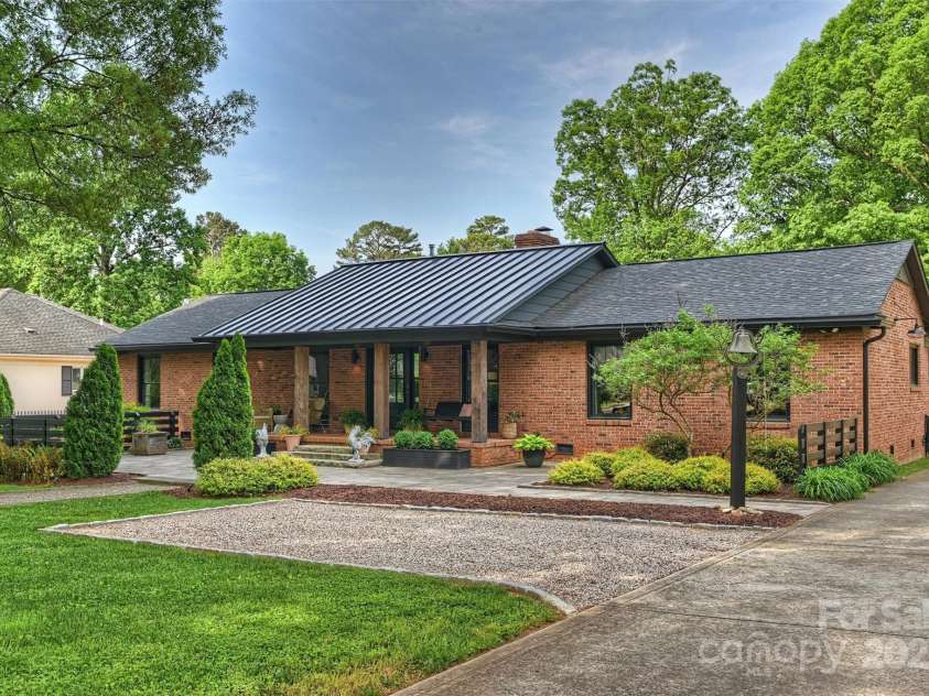 742 Lansdowne Road, Charlotte, NC 28270.  MLS# CAR4248631, YatesRealty ID 9672. 