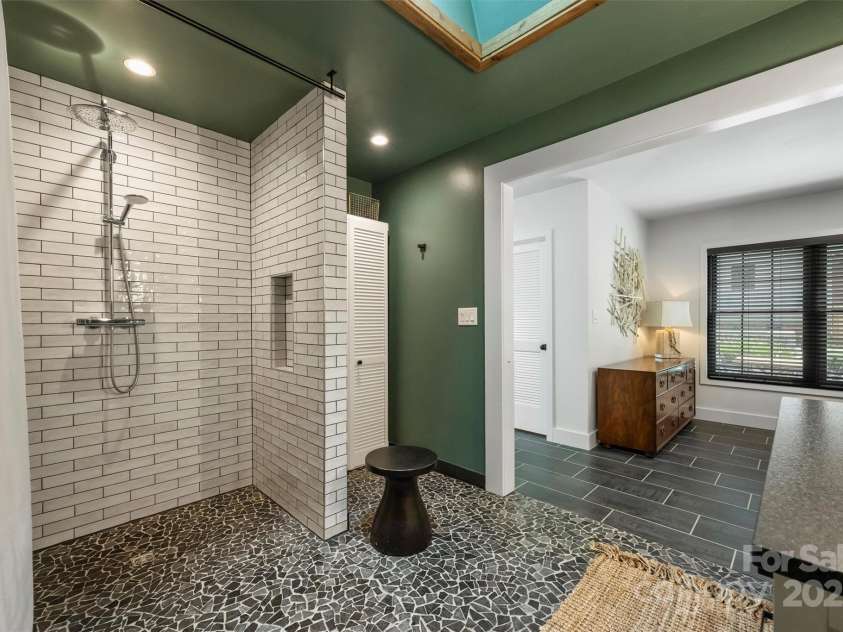 742 Lansdowne Road, Charlotte, NC 28270.  MLS# CAR4248631, YatesRealty ID 9672. 