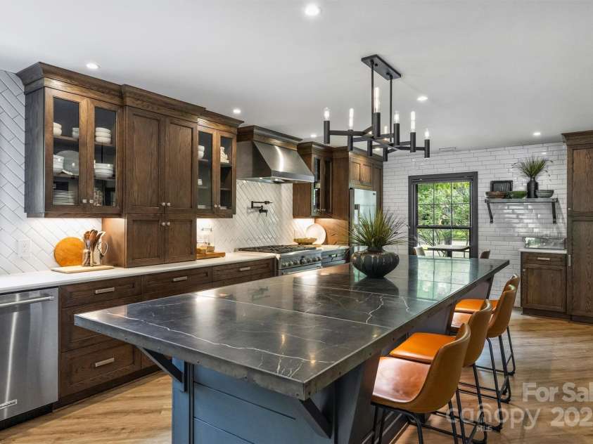 742 Lansdowne Road, Charlotte, NC 28270.  MLS# CAR4248631, YatesRealty ID 9672. 