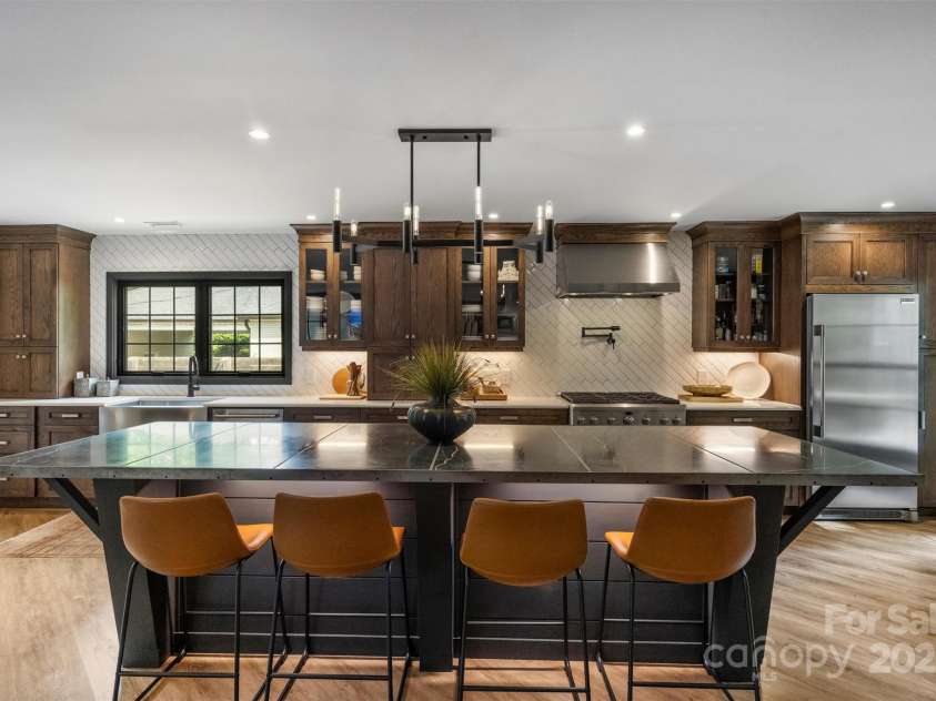742 Lansdowne Road, Charlotte, NC 28270.  MLS# CAR4248631, YatesRealty ID 9672. 