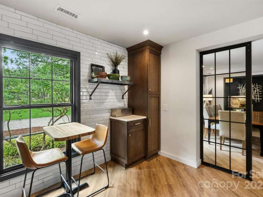 742 Lansdowne Road, Charlotte, NC 28270.  MLS# CAR4248631, YatesRealty ID 9672. 