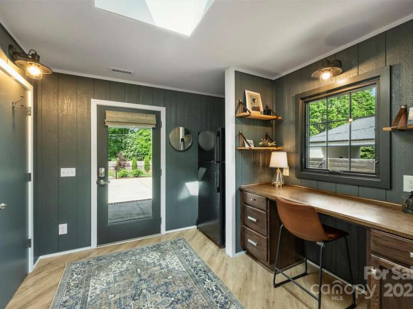 742 Lansdowne Road, Charlotte, NC 28270.  MLS# CAR4248631, YatesRealty ID 9672. 