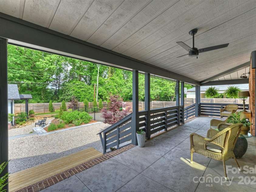 742 Lansdowne Road, Charlotte, NC 28270.  MLS# CAR4248631, YatesRealty ID 9672. 