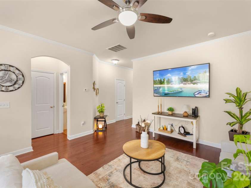 4528 Craigmoss Lane, Charlotte, NC 28278.  MLS# CAR4241728, YatesRealty ID 9674. 