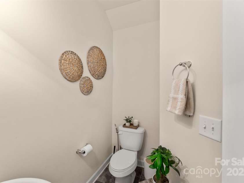 4528 Craigmoss Lane, Charlotte, NC 28278.  MLS# CAR4241728, YatesRealty ID 9674. 