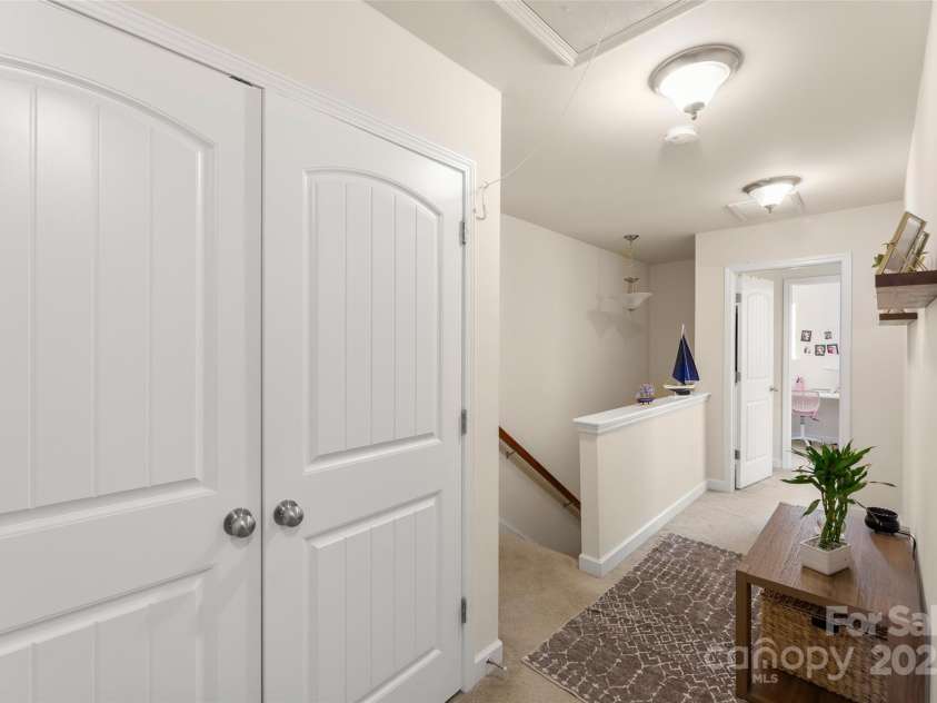 4528 Craigmoss Lane, Charlotte, NC 28278.  MLS# CAR4241728, YatesRealty ID 9674. 
