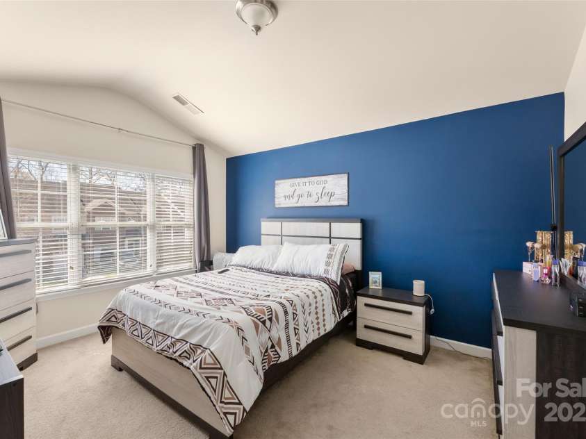 4528 Craigmoss Lane, Charlotte, NC 28278.  MLS# CAR4241728, YatesRealty ID 9674. 