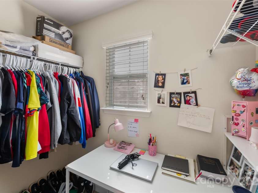 4528 Craigmoss Lane, Charlotte, NC 28278.  MLS# CAR4241728, YatesRealty ID 9674. 