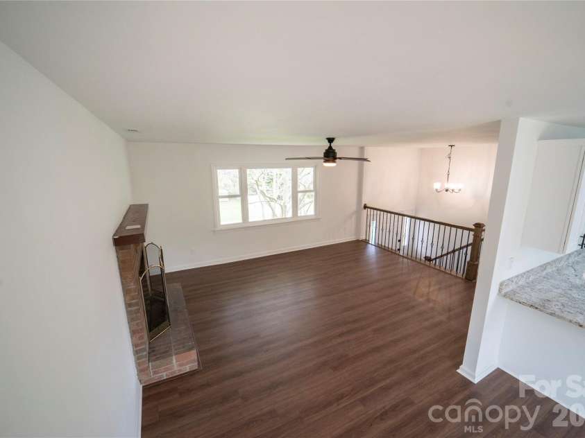 106 Shelly Drive, Hendersonville, NC 28792.  MLS# CAR4366479, YatesRealty ID 9675. 